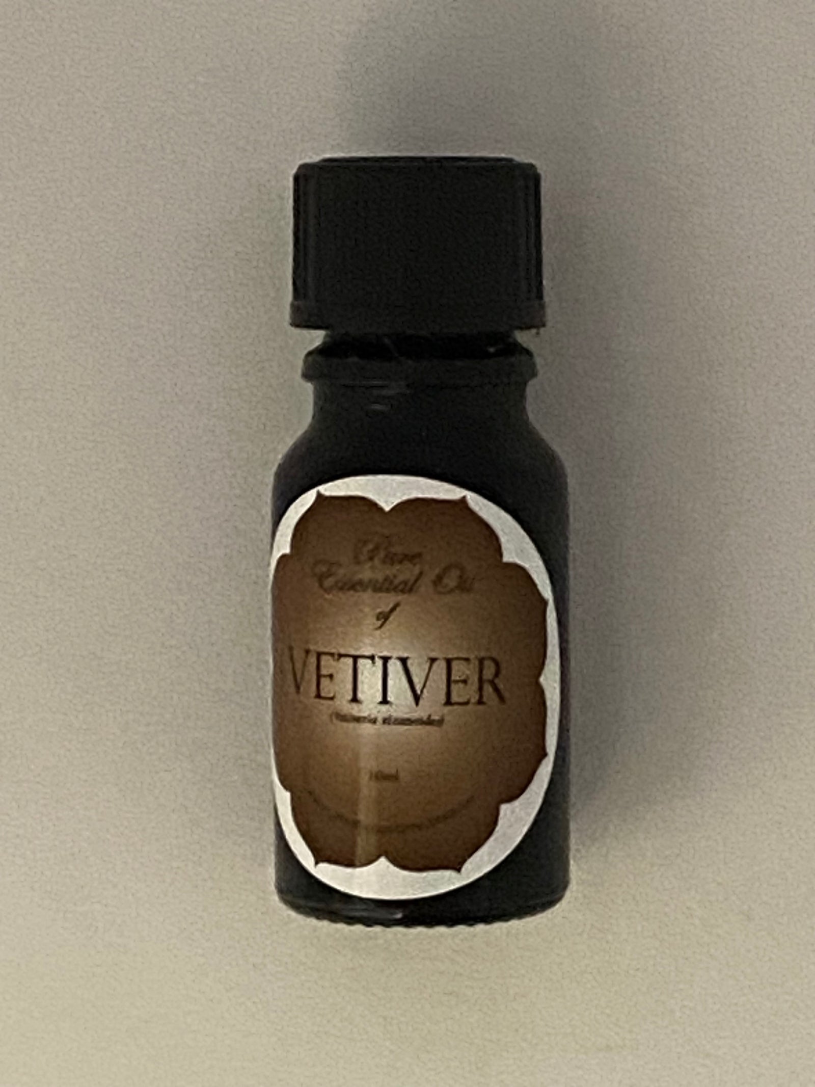 Pure Essential oil of Vetiver 10mls.(Vetiveria zizanoides).